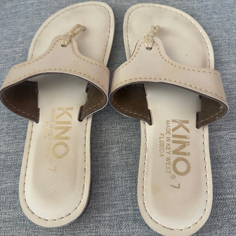 Kino White Sandals in White - Picture 2 of 8